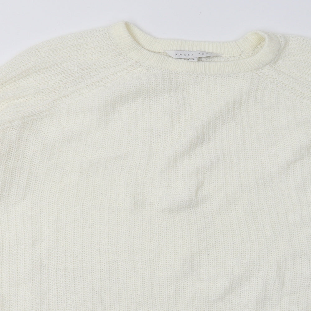 Close-up detail of amara reya women’s white acrylic pullover sweatshirt, size XL, pullover