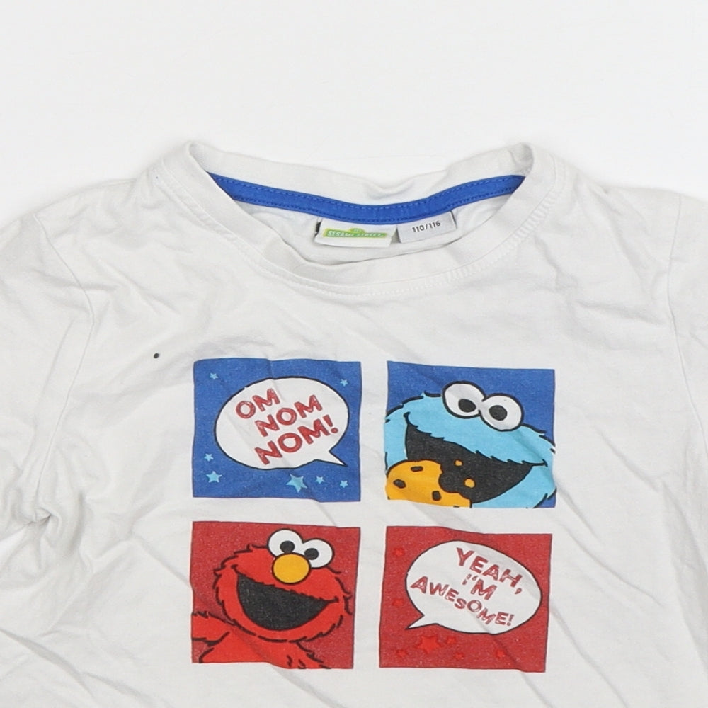 Sesame Street Boys White  Cotton Basic T-Shirt Size 5-6 Years Round Neck