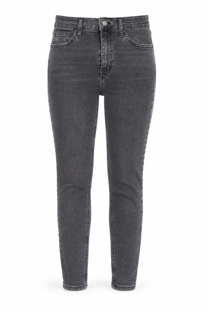 Front view of Topshop women’s black cotton skinny jeans, size UK 28, in, 26-inch leg regular