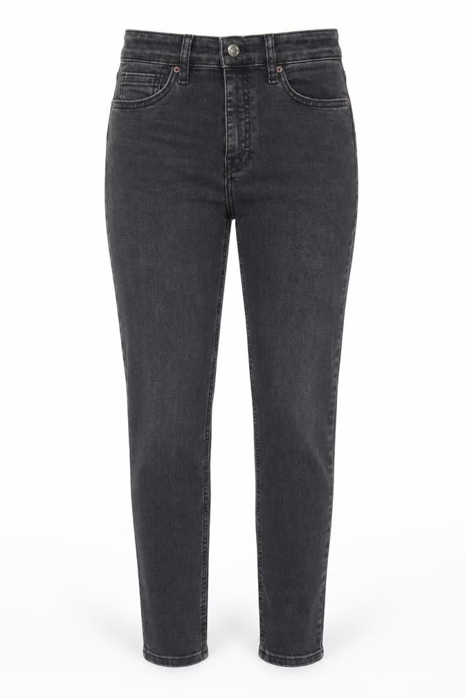 Front view of Topshop women’s black cotton skinny jeans, size UK 26, in, 30-inch leg regular