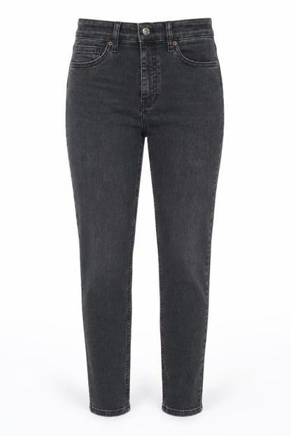 Front view of Topshop women’s black cotton skinny jeans, size UK 26, in, 30-inch leg regular