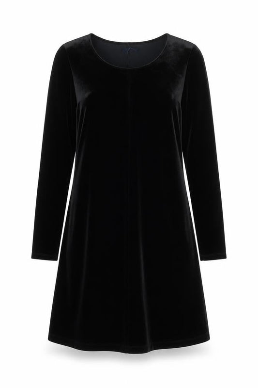 Front view of Gap women’s black polyester a-line, size M, round neck pullover