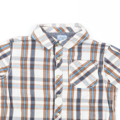 Close-up detail of F&F boys’ brown plaid cotton basic button-up, size 5-6, years collared snap