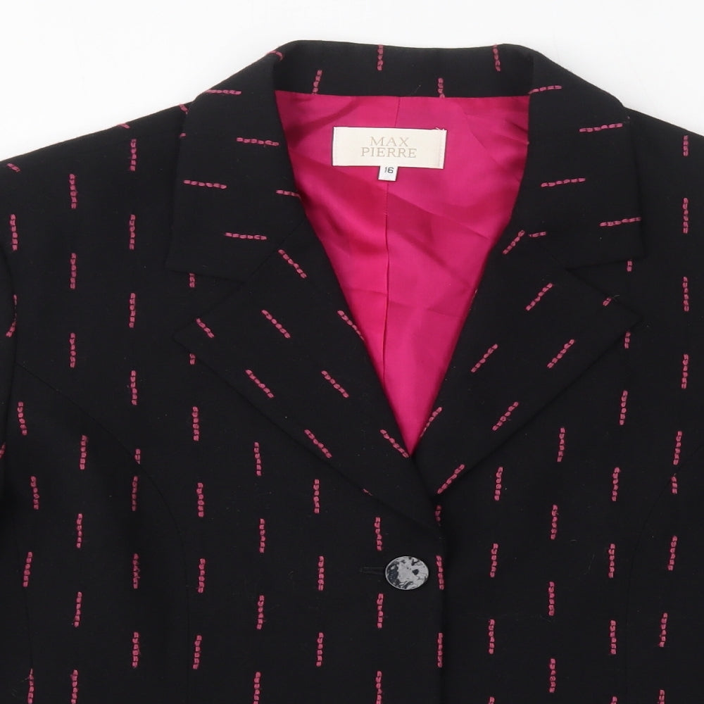 Close-up detail of Max Pierre women’s black jacket blazer, size UK 16, button