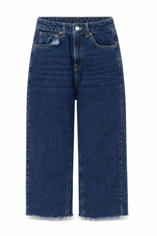 Front view of Topshop women’s blue cotton cropped jeans, size UK 24, in, 22-inch leg regular zip