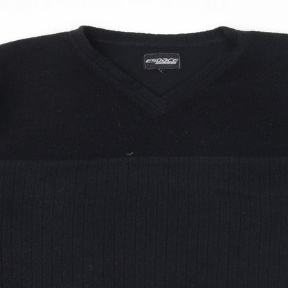 Close-up detail of Espace men’s black polyester pullover sweatshirt, size M