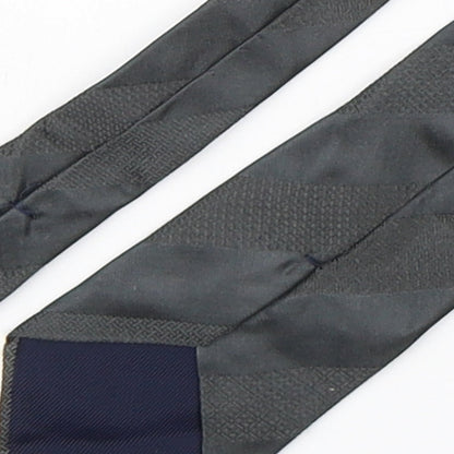 Brand and care label for Messori men’s grey striped polyester pointed tie one size