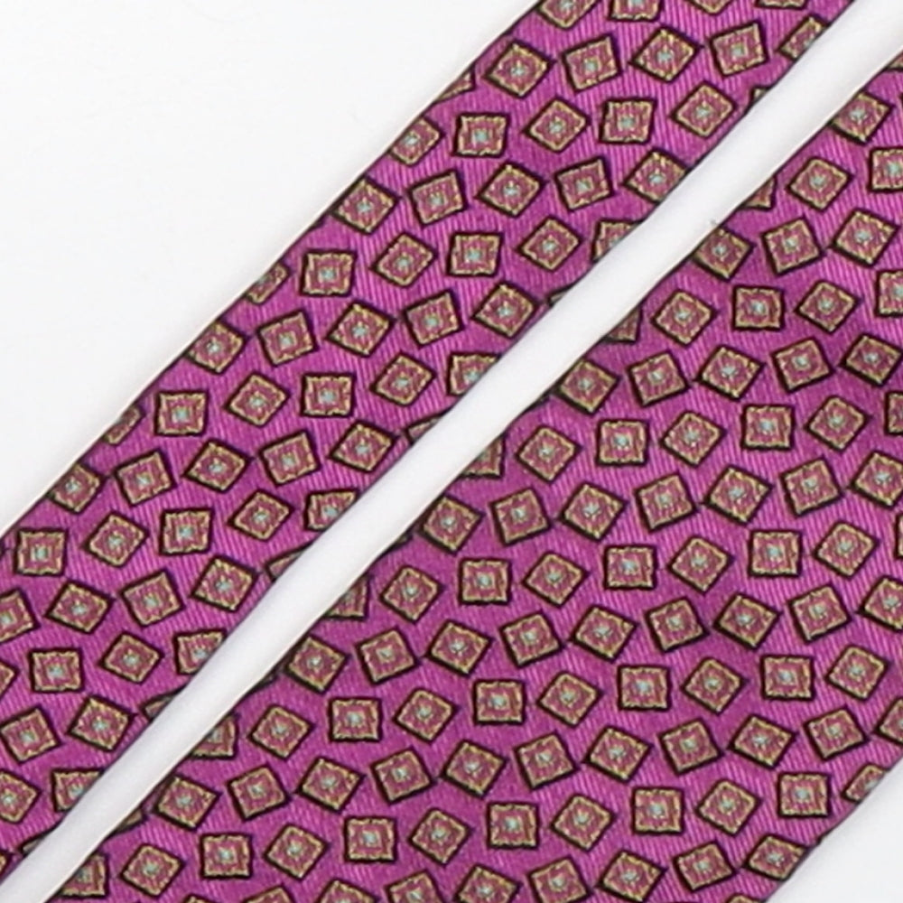 Close-up detail of Van Laack men’s multicoloured geometric silk pointed tie one size
