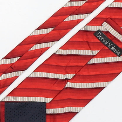Brand and care label for Daniel Valenle men’s red striped silk pointed tie one size