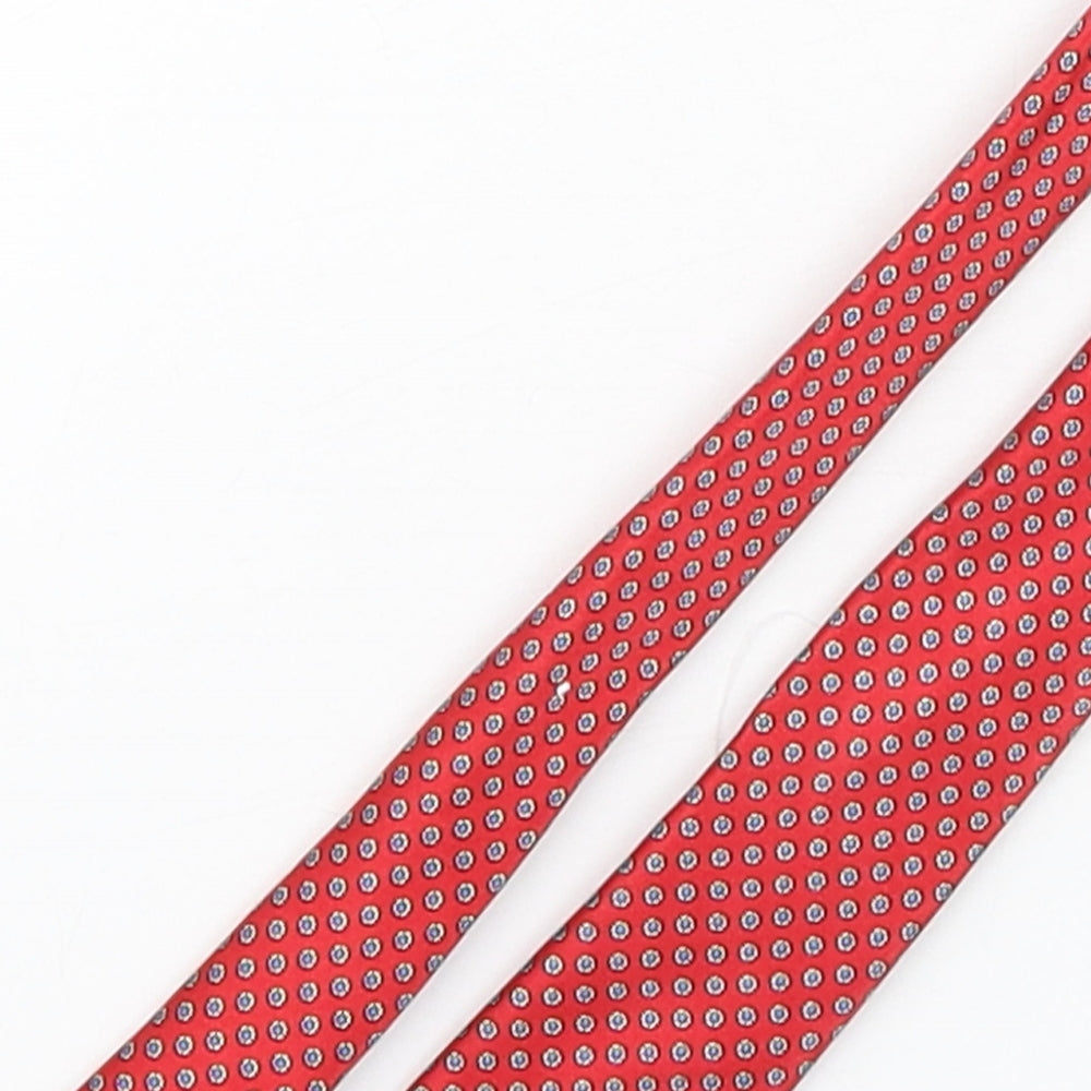 Close-up detail of Cameo Rose Cameo Studio men’s red polka dot silk pointed tie one size