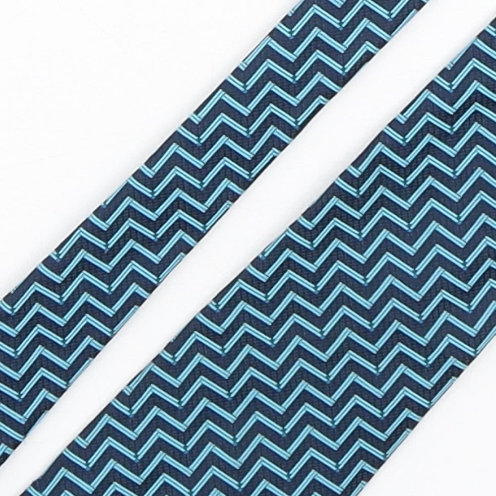 Close-up detail of Gino Rossini men’s green striped polyester pointed tie one size