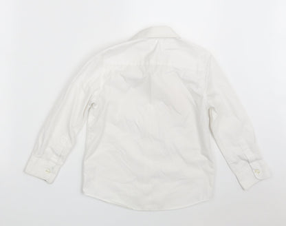 Back view of F&F boys’ white polyester basic button-up, size 5-6, years collared button