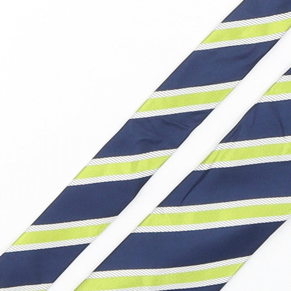 Close-up detail of Class men’s multicoloured striped silk pointed tie one size