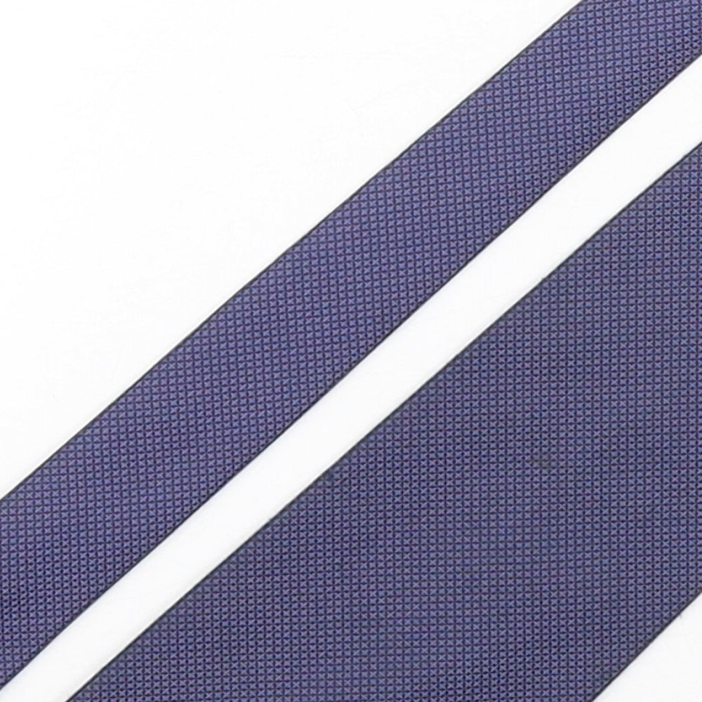 Close-up detail of Burtn men’s blue geometric polyester pointed tie one size