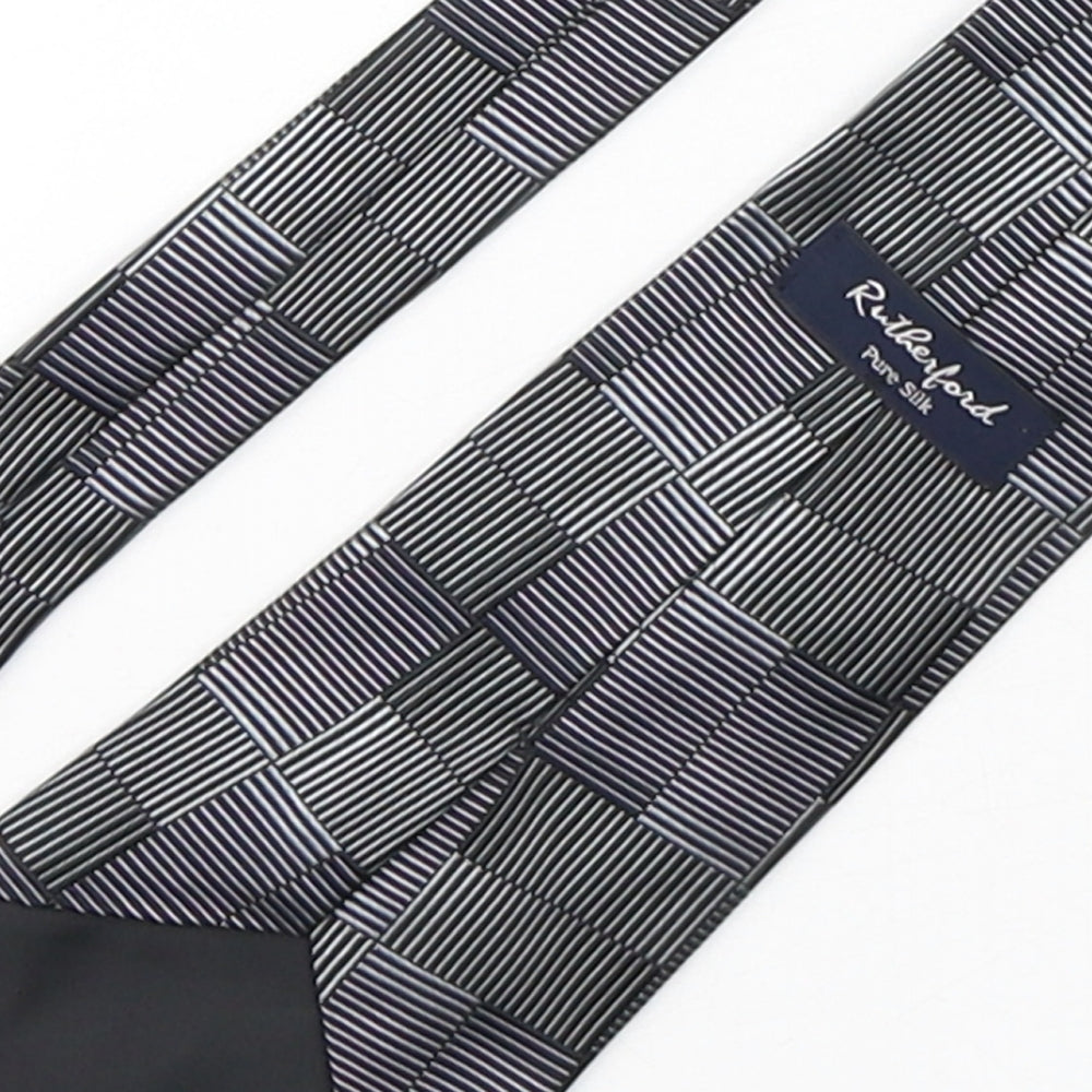 Brand and care label for Rutherford men’s grey geometric silk pointed tie one size