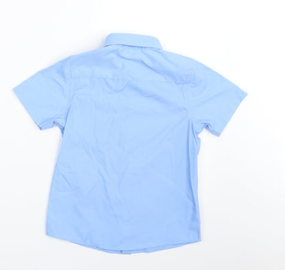Back view of Tu boys’ blue polyester basic button-up, size 7, years collared button