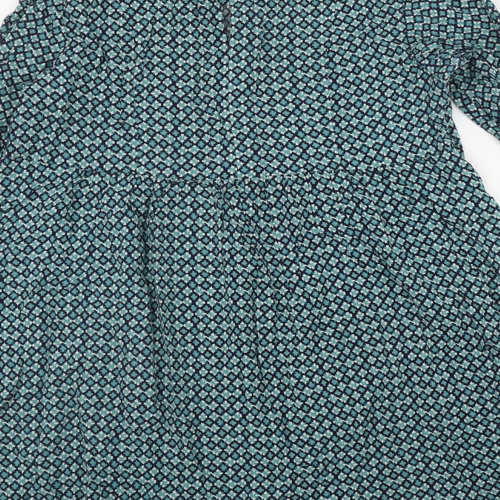 H&M Womens Green Geometric Viscose Fit & Flare  Size 10  Round Neck Button
