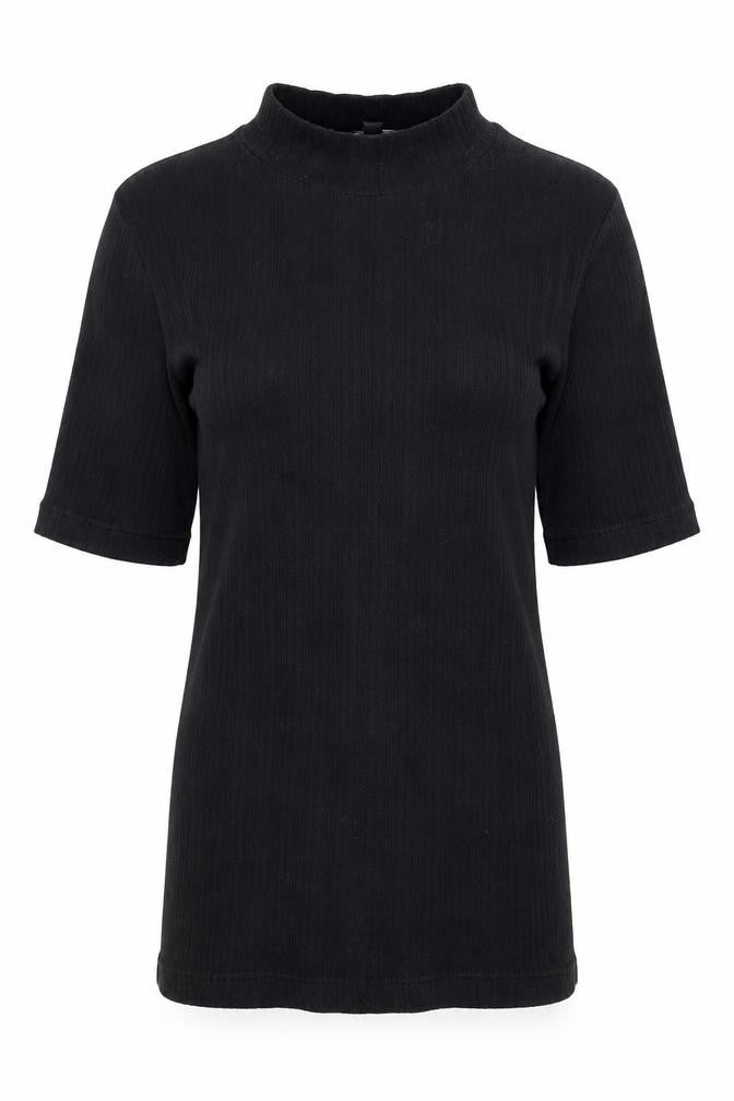 Front view of New Look women’s black 100% cotton basic t-shirt, size UK 6, high neck