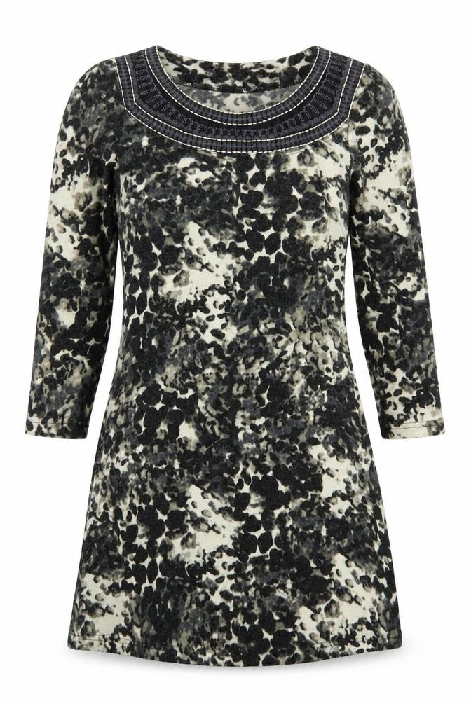 Front view of Vouley Vous women’s beige acrylic jumper dress, size S, round neck pullover - abstract