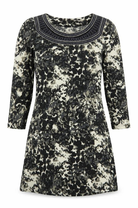 Front view of Vouley Vous women’s beige acrylic jumper dress, size S, round neck pullover - abstract