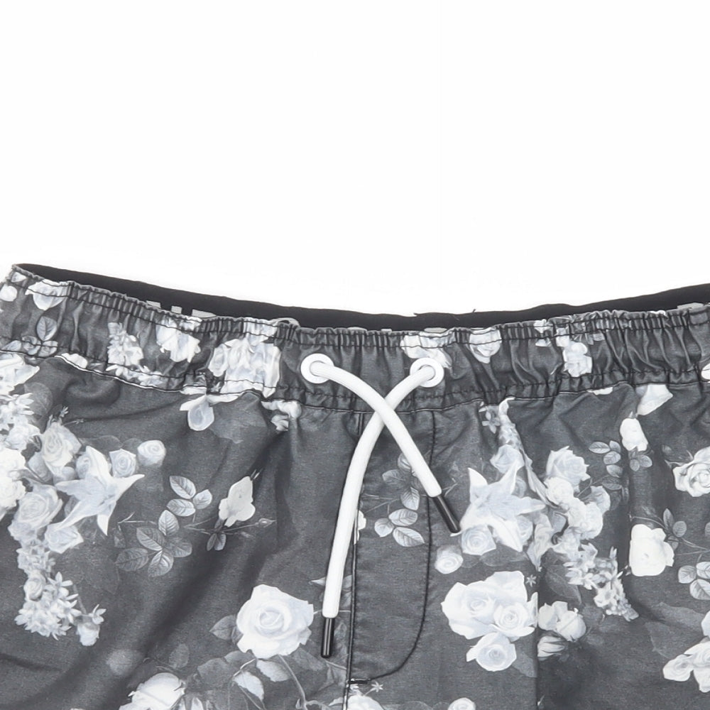 Supply & Demand Womens Grey Floral Polyester Bermuda Shorts Size 10 L10 in Regular Drawstring - Estimated Size