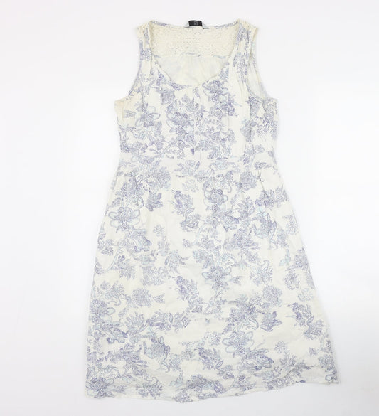 TU Womens White Geometric Cotton Fit & Flare  Size 10  Scoop Neck Button