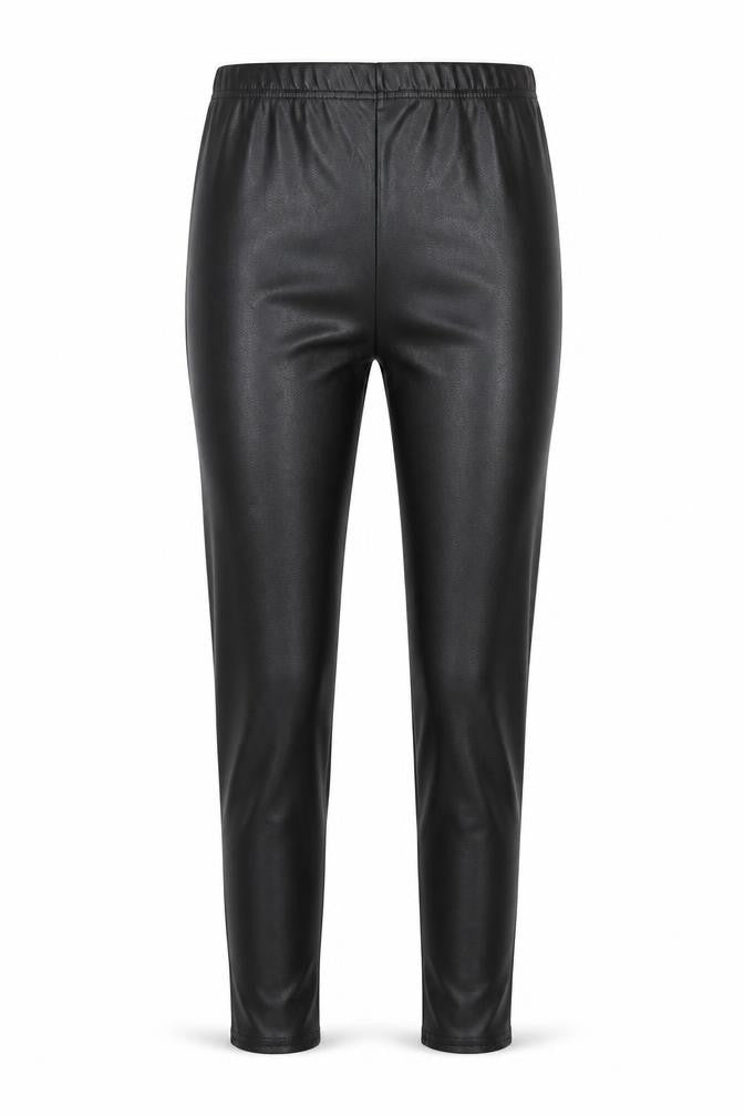 Front view of PRETTYLITTLETHING women’s black polyester pedal pusher leggings, size UK 8, 24-inch leg