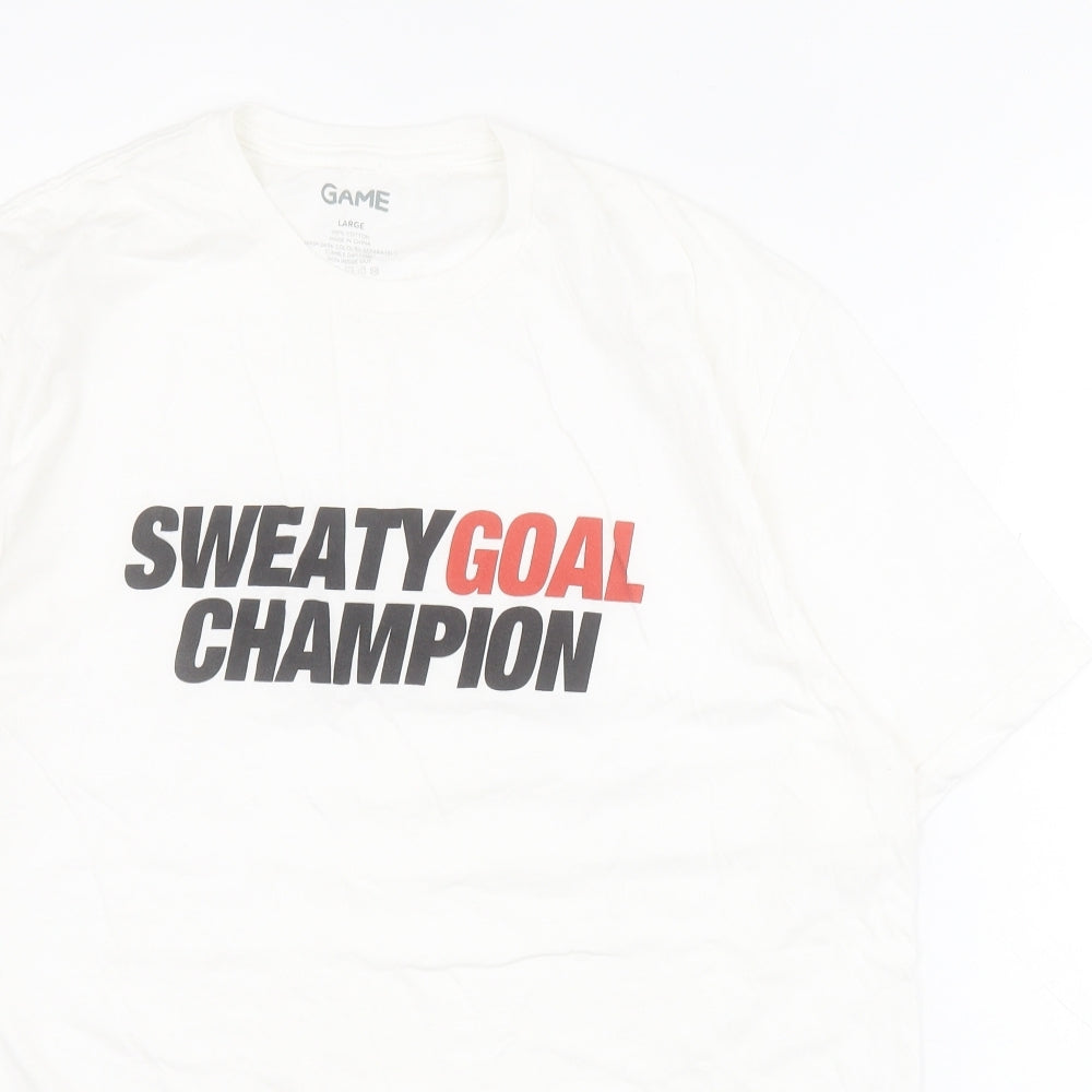 Close-up detail of GAME women’s white 100% cotton basic polo, size L, crew neck