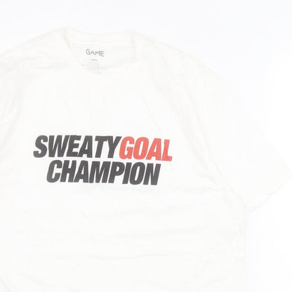 Close-up detail of GAME women’s white 100% cotton basic polo, size L, crew neck