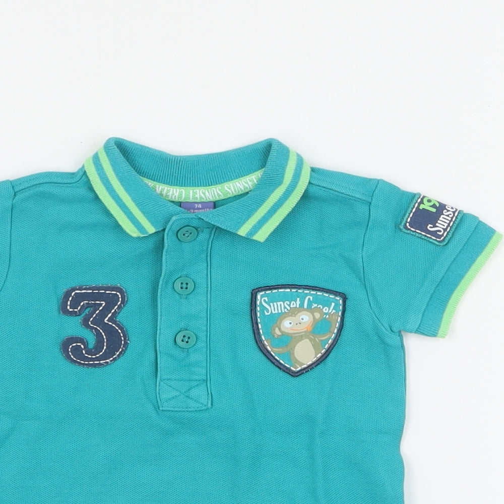 Close-up detail of Dopo Dopo Baby Green 100% Cotton Basic Polo, size 6-9, Months Collared Button