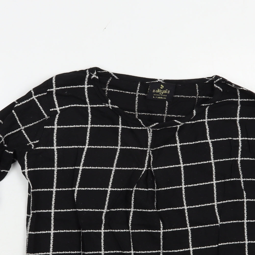 Close-up detail of Diya women’s black check cotton basic blouse, size L, crew neck