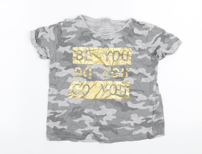 Primark Girls Grey Camouflage Cotton Cropped T-Shirt Size 8-9 Years Round Neck Pullover - Be you