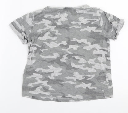 Primark Girls Grey Camouflage Cotton Cropped T-Shirt Size 8-9 Years Round Neck Pullover - Be you