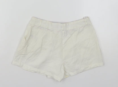 TU Girls White  Cotton Mom Shorts Size 8 Years  Regular Buckle