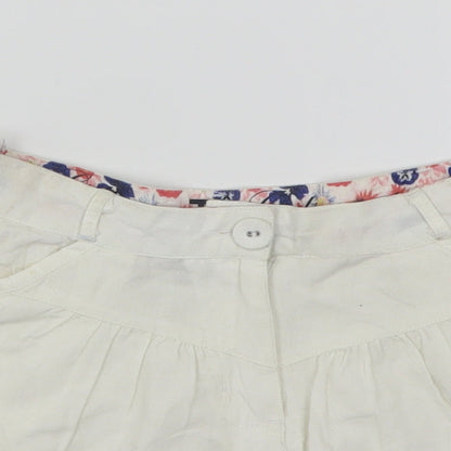TU Girls White  Cotton Mom Shorts Size 8 Years  Regular Buckle