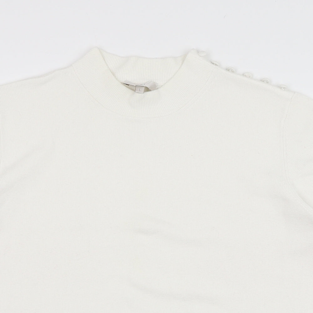 Close-up detail of Country Casuals women’s ivory viscose pullover sweatshirt, size L, pullover