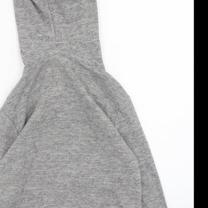 Brand and care label for Gap boys’ grey cotton pullover hoodie, size S