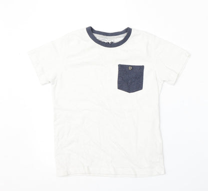 BOYS Boys White  Cotton Basic T-Shirt Size 6-7 Years Round Neck
