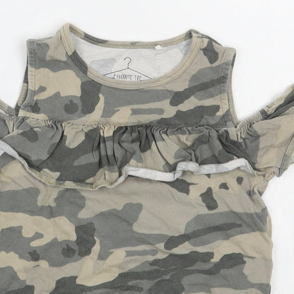 NEXT Girls Green Camouflage 100% Cotton Basic T-Shirt Size 5 Years Boat Neck Pullover