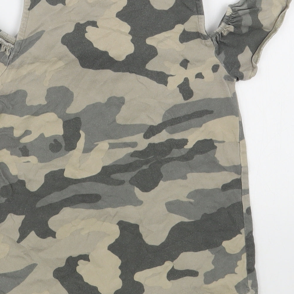 NEXT Girls Green Camouflage 100% Cotton Basic T-Shirt Size 5 Years Boat Neck Pullover