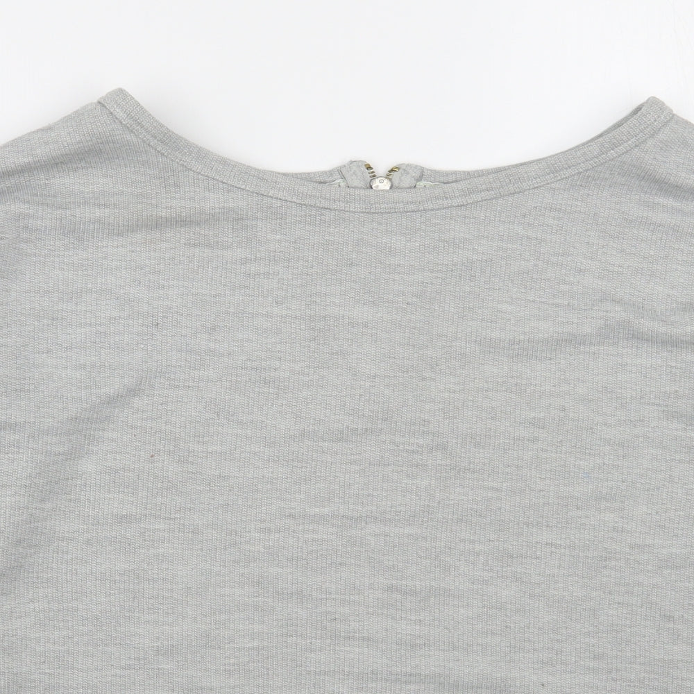 Close-up detail of New Look women’s grey polyester pullover sweatshirt, size UK 12, zip