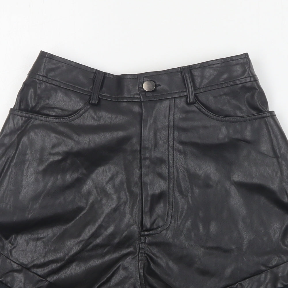 PRETTYLITTLETHING Womens Black  Polyurethane Hot Pants Shorts Size 6 L5 in Regular Button