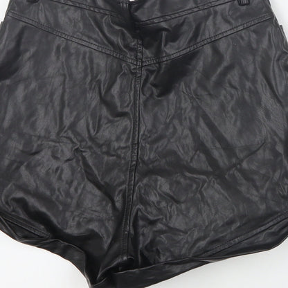 PRETTYLITTLETHING Womens Black  Polyurethane Hot Pants Shorts Size 6 L5 in Regular Button