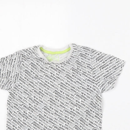 Matalan Boys White Geometric Cotton Basic T-Shirt Size 8 Years Round Neck  - New York City