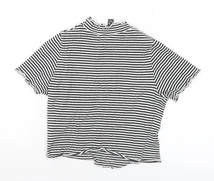 Womens UK Size 8 New Look Black Cropped T-Shirt