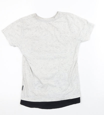Primark Boys Grey Geometric Cotton Basic T-Shirt Size 6-7 Years Crew Neck - Bronx Vibes