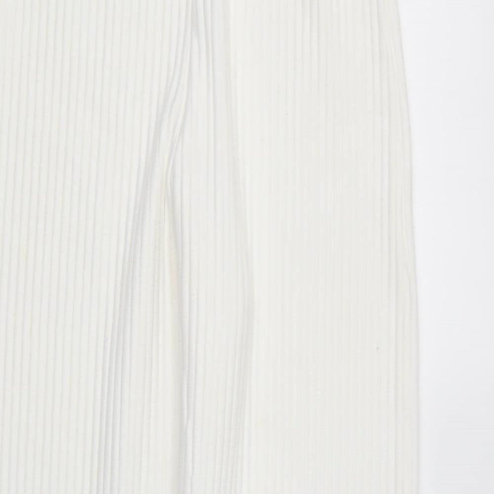 Womens UK Size 6 PRETTYLITTLETHING Regular Fit  White Trousers