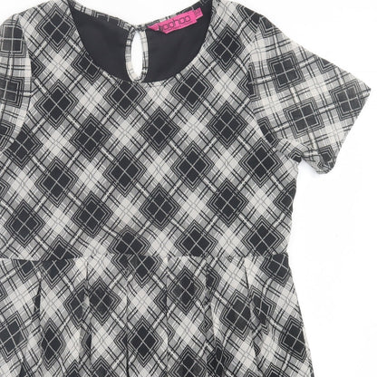 Boohoo Womens Grey Plaid Polyester A-Line Size 12 Crew Neck Button