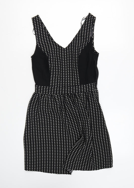 H&M Womens Black Geometric Polyester Fit & Flare Size 8 V-Neck Zip