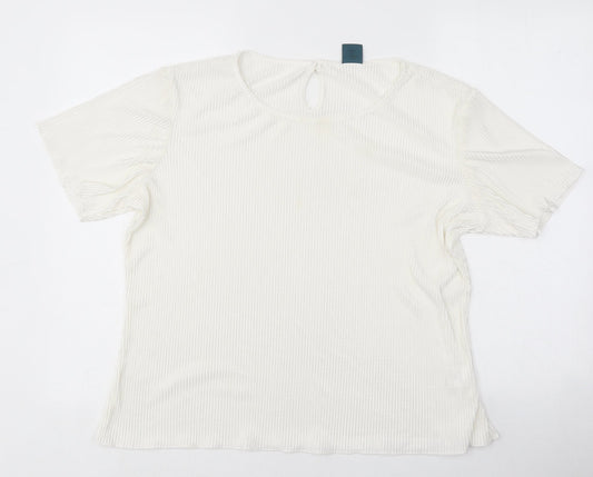 Amber Womens White Polyester Basic T-Shirt Size 14 Round Neck